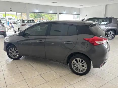 TOYOTA Yaris Hatch 1.5 16V 4P FLEX XL PLUS CONNECT MULTIDRIVE AUTOMTICO CVT, Foto 5