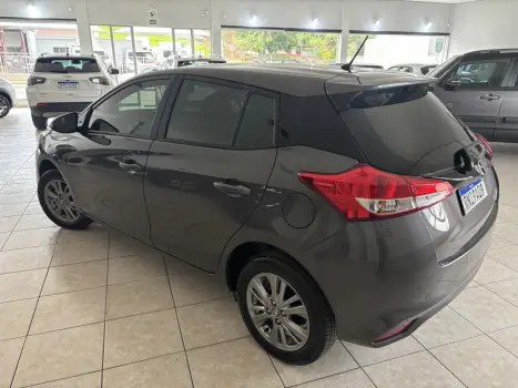 TOYOTA Yaris Hatch 1.5 16V 4P FLEX XL PLUS CONNECT MULTIDRIVE AUTOMTICO CVT, Foto 6