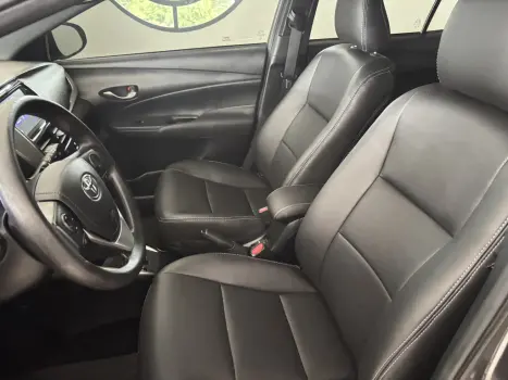 TOYOTA Yaris Hatch 1.5 16V 4P FLEX XL PLUS CONNECT MULTIDRIVE AUTOMTICO CVT, Foto 9