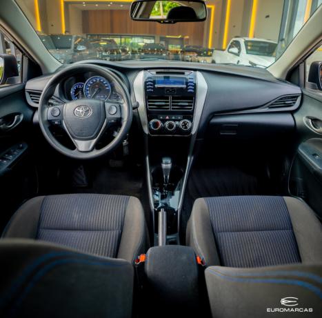 TOYOTA Yaris Sedan 1.5 16V 4P FLEX XL MULTIDRIVE AUTOM�TICO CVT, Foto 8