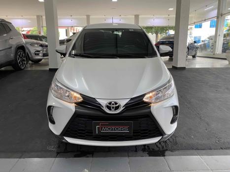 TOYOTA Yaris Sedan , Foto 2