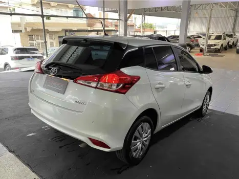 TOYOTA Yaris Sedan , Foto 4