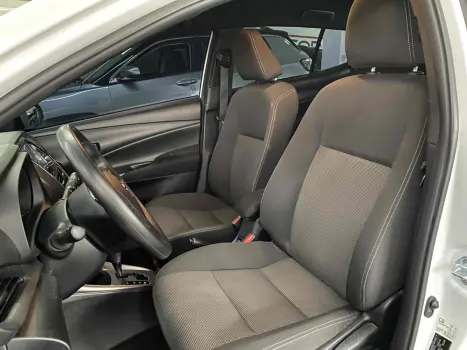 TOYOTA Yaris Sedan , Foto 9