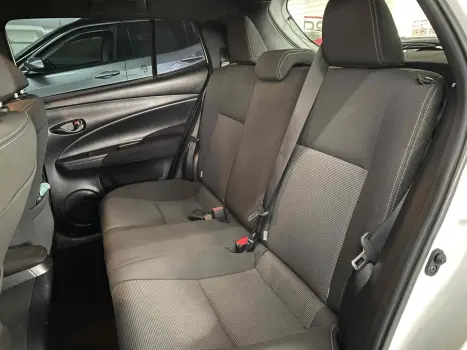 TOYOTA Yaris Sedan , Foto 11