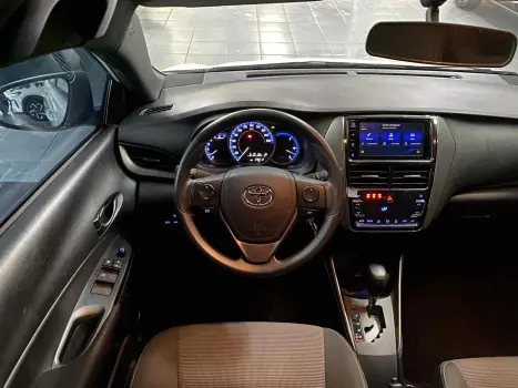 TOYOTA Yaris Sedan , Foto 14