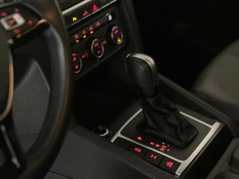 VOLKSWAGEN Amarok 3.0 V6 CABINE DUPLA HIGHLINE 4X4 TURBO INTERCOOLER AUTOMTICO, Foto 10