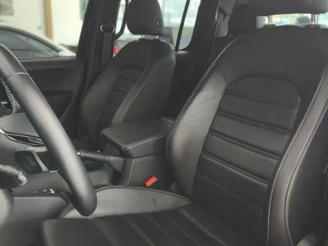 VOLKSWAGEN Amarok 3.0 V6 CABINE DUPLA COMFORT 4X4 TURBO INTERCOOLER AUTOM�TICO, Foto 14