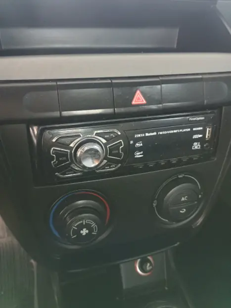 VOLKSWAGEN Fox 1.6 4P PLUS FLEX, Foto 4