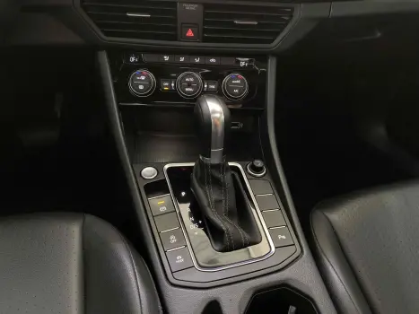 VOLKSWAGEN Jetta 1.4 4P 250 TSI R-LINE AUTOM�TICO, Foto 17