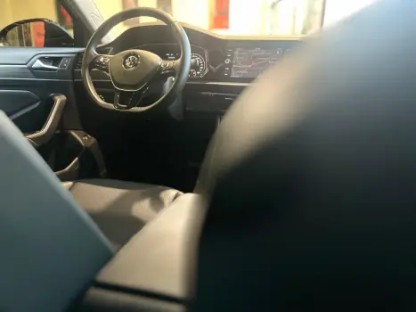 VOLKSWAGEN Jetta 1.4 4P 250 TSI TURBO COMFORTLINE AUTOM�TICO, Foto 16