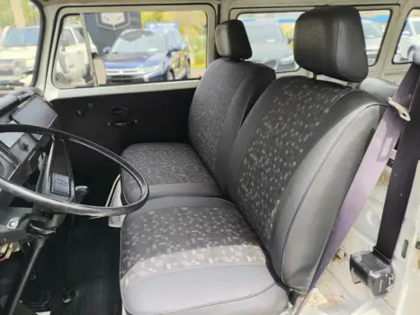VOLKSWAGEN Kombi Furg�o 1.6, Foto 7