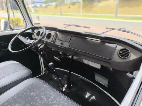 VOLKSWAGEN Kombi Furg�o 1.6, Foto 8
