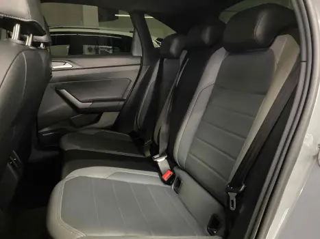 VOLKSWAGEN Nivus 1.0 4P FLEX 200 TSI HIGHLINE TURBO AUTOM�TICO, Foto 11