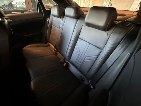 VOLKSWAGEN Nivus 1.0 4P FLEX 200 TSI HIGHLINE TURBO AUTOM�TICO, Foto 10