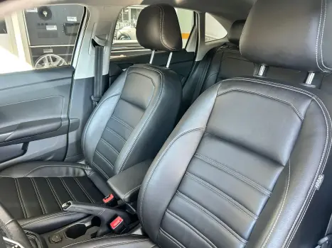 VOLKSWAGEN Nivus 1.0 4P FLEX 200 TSI HIGHLINE TURBO AUTOM�TICO, Foto 19