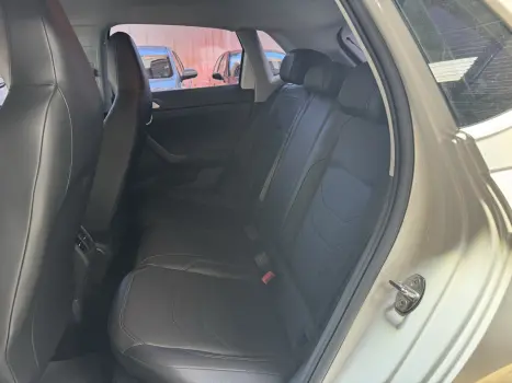 VOLKSWAGEN Polo Hatch 1.0 12V 4P 200 TSI HIGHLINE AUTOM�TICO, Foto 7