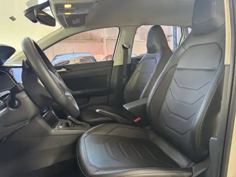 VOLKSWAGEN Polo Hatch 1.0 12V 4P 200 TSI HIGHLINE AUTOM�TICO, Foto 16