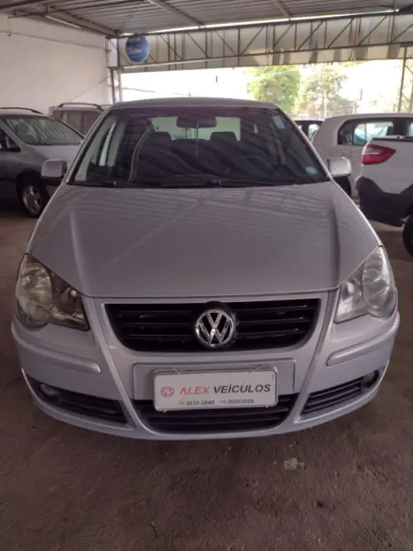 VOLKSWAGEN Polo Sedan 1.6 4P COMFORTLINE FLEX, Foto 1