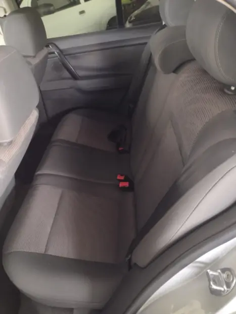VOLKSWAGEN Polo Sedan 1.6 4P COMFORTLINE FLEX, Foto 6
