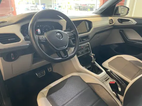 VOLKSWAGEN T-Cross 1.4 4P 250 TSI FLEX HIGHLINE AUTOM�TICO, Foto 10