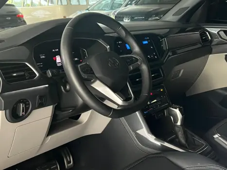 VOLKSWAGEN T-Cross 1.4 4P 250 TSI FLEX HIGHLINE AUTOM�TICO, Foto 14