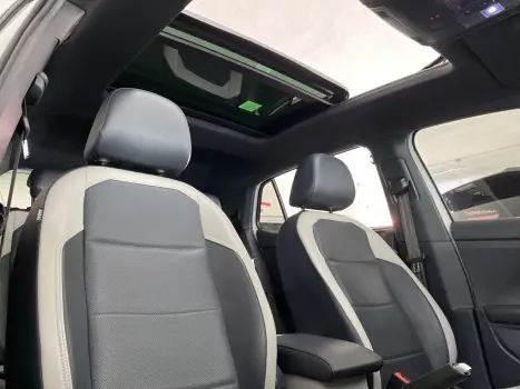 VOLKSWAGEN T-Cross 1.4 4P 250 TSI FLEX HIGHLINE AUTOM�TICO, Foto 14