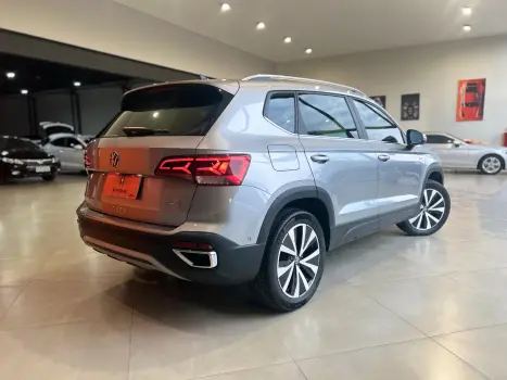 VOLKSWAGEN Taos 1.4 16V 4P FLEX 250 TSI HIGHLINE AUTOM�TICO, Foto 5