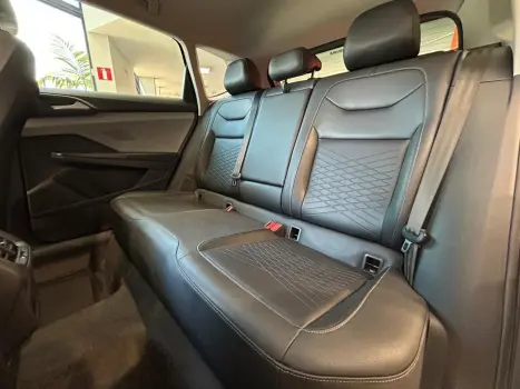 VOLKSWAGEN Taos 1.4 16V 4P FLEX 250 TSI COMFORTLINE AUTOM�TICO, Foto 19