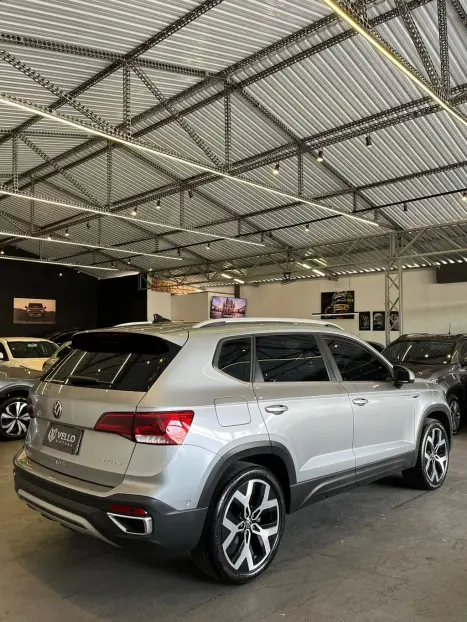 VOLKSWAGEN Taos 1.4 16V 4P FLEX 250 TSI HIGHLINE AUTOM�TICO, Foto 4