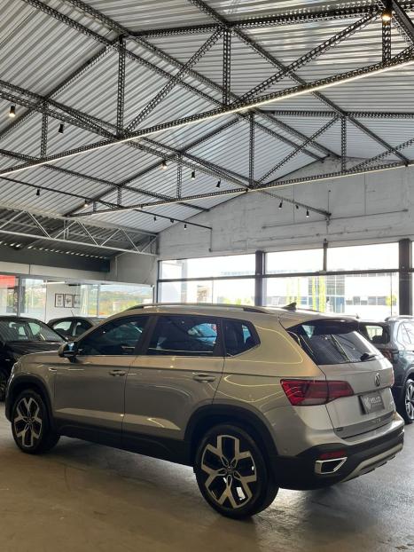 VOLKSWAGEN Taos 1.4 16V 4P FLEX 250 TSI HIGHLINE AUTOM�TICO, Foto 13