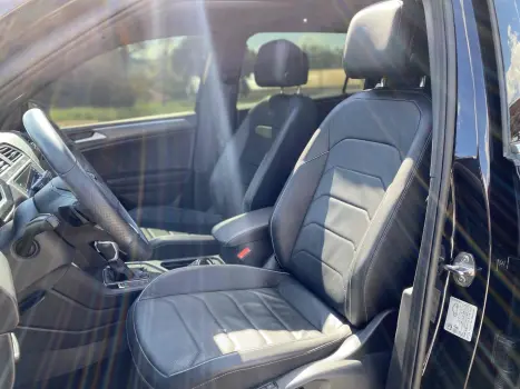 VOLKSWAGEN Tiguan 1.4 250 TSI TOTAL FLEX ALLSPACE COMFORTLINE TURBO AUTOM�TICO TIPTRONIC, Foto 9