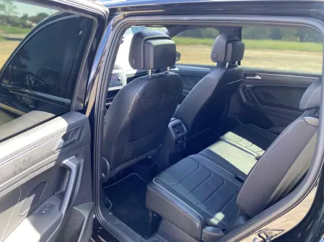 VOLKSWAGEN Tiguan 1.4 250 TSI TOTAL FLEX ALLSPACE COMFORTLINE TURBO AUTOM�TICO TIPTRONIC, Foto 10