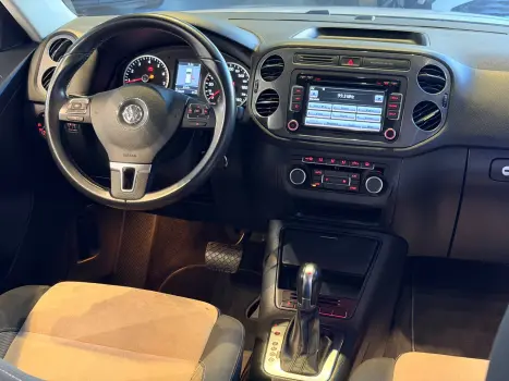 VOLKSWAGEN Tiguan 2.0 16V 4P TSI 4WD TURBO AUTOM�TICO, Foto 9