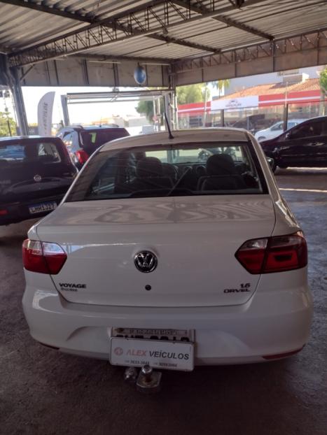 VOLKSWAGEN Voyage 1.6 4P FLEX HIGHLINE, Foto 4