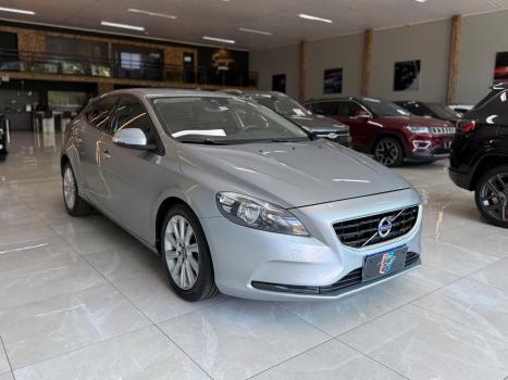 VOLVO V40 2.0 4P T4 COMFORT TURBO AUTOM�TICO, Foto 2