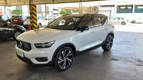 VOLVO XC40 1.5 16V 4P T5 RECHARGE H�BRIDO R-DESIGN GEARTRONIC AUTOM�TICO, Foto 3