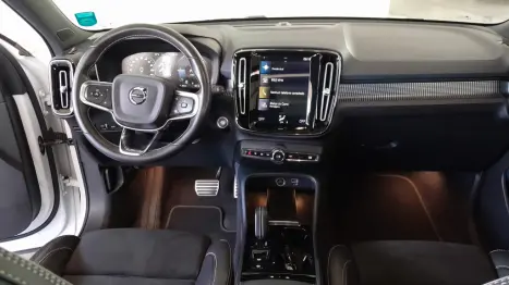 VOLVO XC40 1.5 16V 4P T5 RECHARGE H�BRIDO R-DESIGN GEARTRONIC AUTOM�TICO, Foto 6