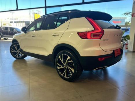 VOLVO XC40 2.0 16V 4P T5 TURBO R-DESIGN AWD GEARTRONIC AUTOMTICO, Foto 5
