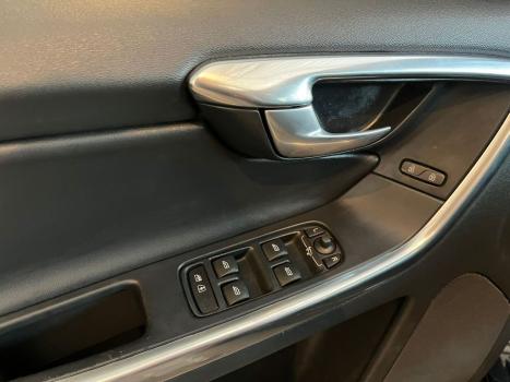 VOLVO XC60 2.0 4P COMFORT T5 TURBO AUTOM�TICO, Foto 9
