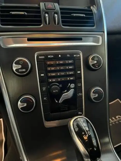 VOLVO XC60 2.0 4P DYNAMIC T5 TURBO AUTOM�TICO, Foto 16