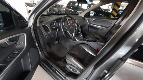 VOLVO XC60 2.0 4P T5 MOMENTUM TURBO AUTOM�TICO, Foto 4