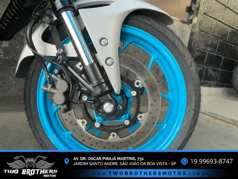 YAMAHA MT-03 300 ABS, Foto 4