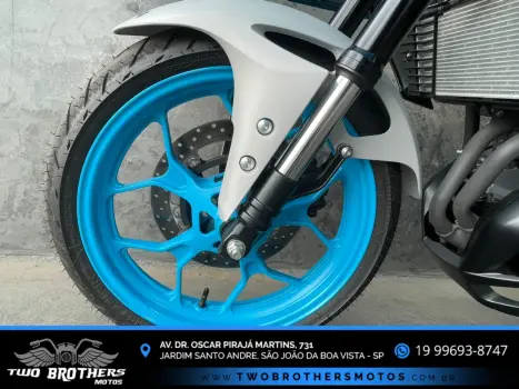 YAMAHA MT-03 300 ABS, Foto 7