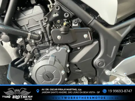 YAMAHA MT-03 300 ABS, Foto 8