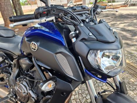 YAMAHA MT-07 700 , Foto 2