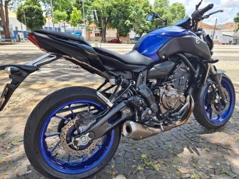 YAMAHA MT-07 700 , Foto 4