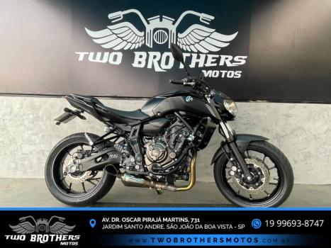 YAMAHA MT-07 700 ABS, Foto 1
