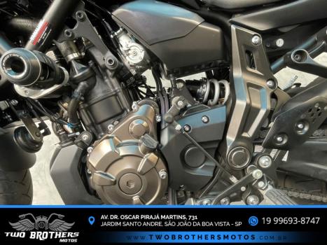 YAMAHA MT-07 700 ABS, Foto 8