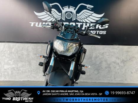 YAMAHA MT-07 700 ABS, Foto 10