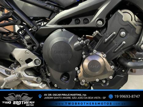 YAMAHA MT-09 850 ABS, Foto 3